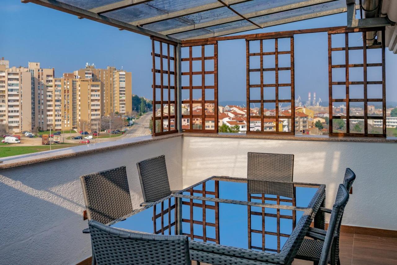 Apartment Rooftop Pula Bagian luar foto